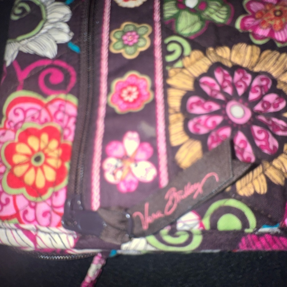 VERA BRADLEY CROSSBODY BAG/PURSE IN BROWNS/PINKS FLORALS.  Great Condition. - Picture 2 of 10